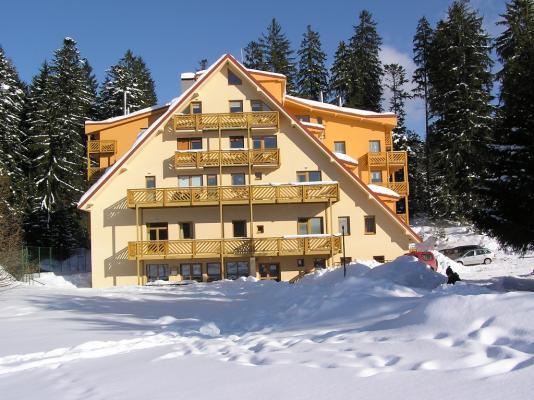 Family Apartments Spiezovec Доновалы Экстерьер фото